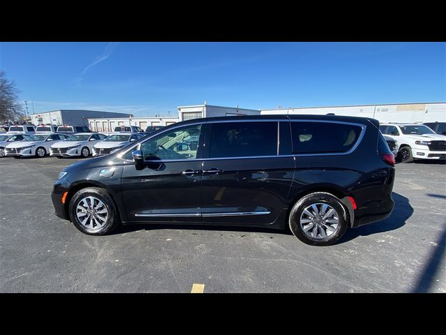 2022 Chrysler Pacifica Hybrid Limited