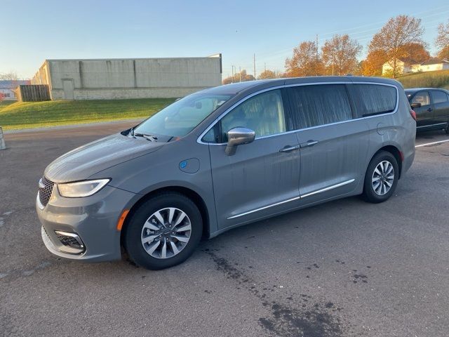 2022 Chrysler Pacifica Hybrid Limited