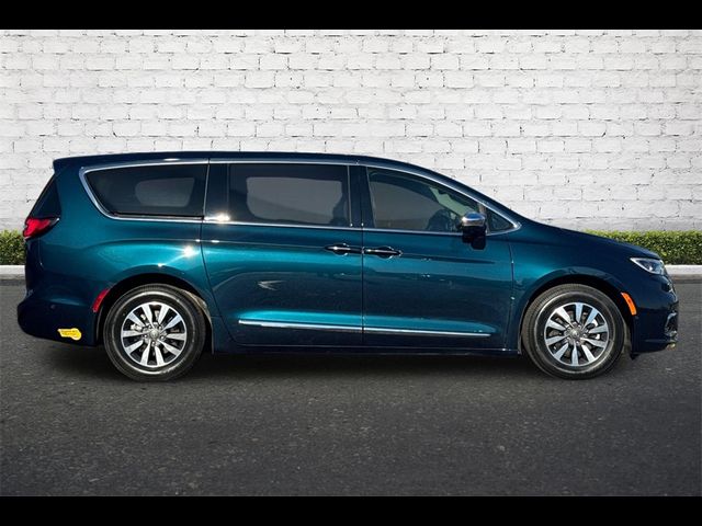 2022 Chrysler Pacifica Hybrid Limited