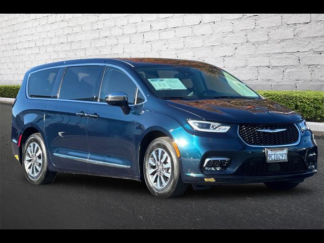 2022 Chrysler Pacifica Hybrid Limited