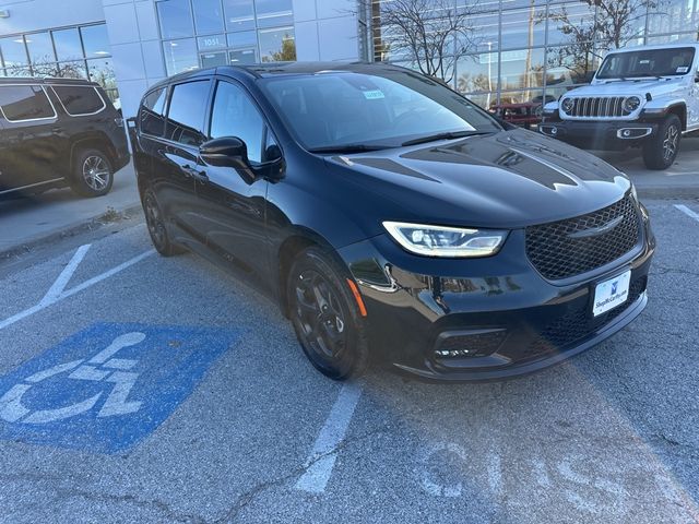 2022 Chrysler Pacifica Hybrid Limited