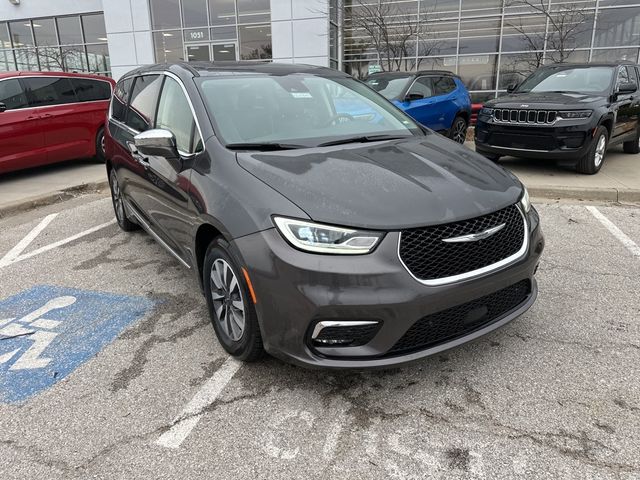 2022 Chrysler Pacifica Hybrid Limited