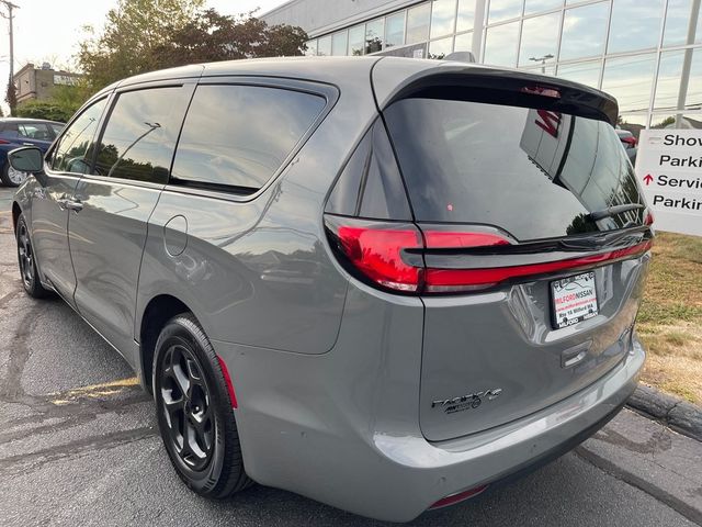 2022 Chrysler Pacifica Hybrid Limited