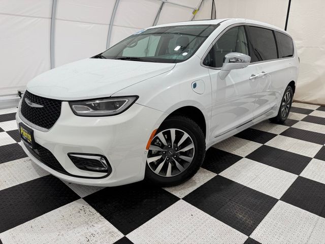 2022 Chrysler Pacifica Hybrid Limited