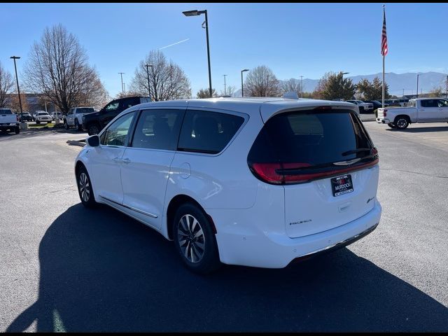 2022 Chrysler Pacifica Hybrid Limited