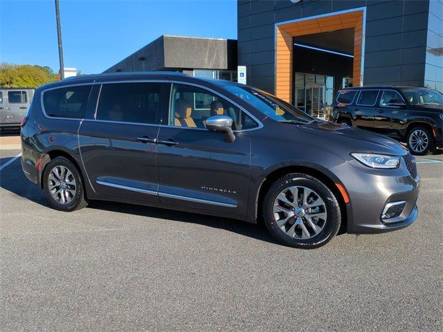 2022 Chrysler Pacifica Hybrid Pinnacle