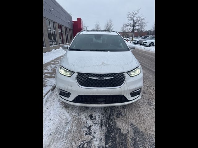 2022 Chrysler Pacifica Hybrid Pinnacle