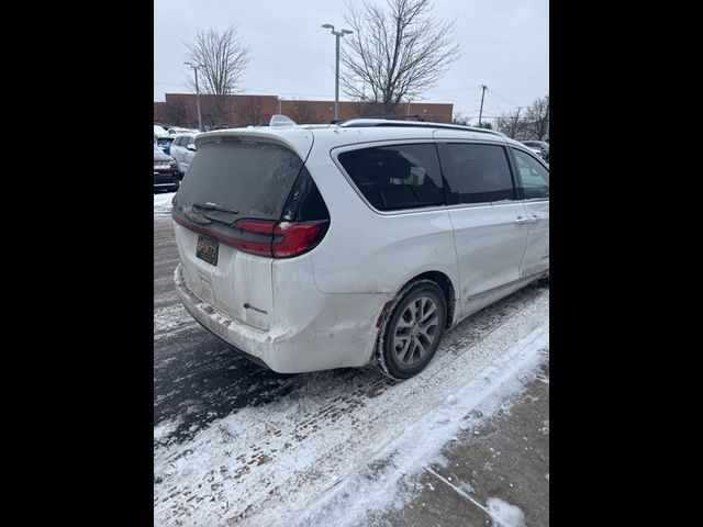 2022 Chrysler Pacifica Hybrid Pinnacle