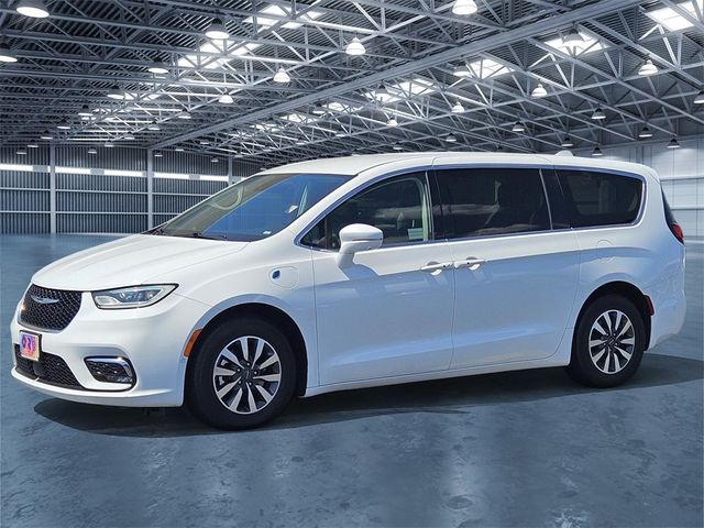 2022 Chrysler Pacifica Hybrid Touring L