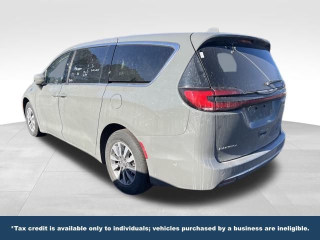 2022 Chrysler Pacifica Hybrid Touring L