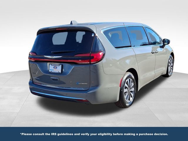 2022 Chrysler Pacifica Hybrid Touring L