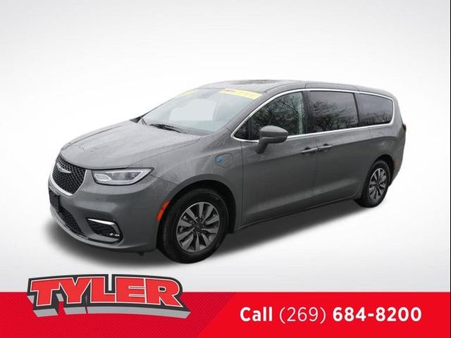 2022 Chrysler Pacifica Hybrid Touring L