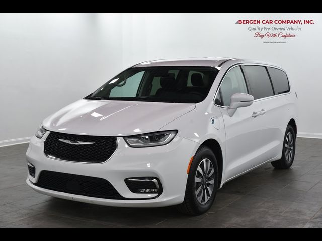 2022 Chrysler Pacifica Hybrid Touring L