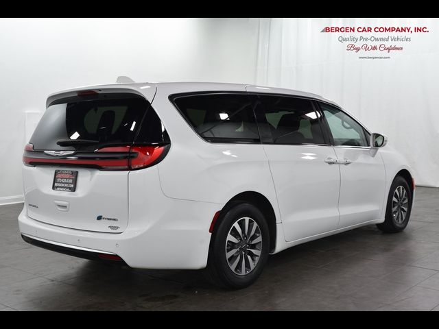 2022 Chrysler Pacifica Hybrid Touring L