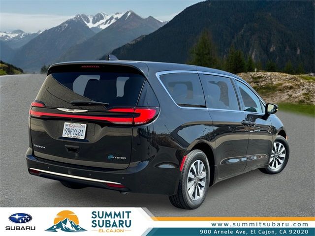 2022 Chrysler Pacifica Hybrid Touring L