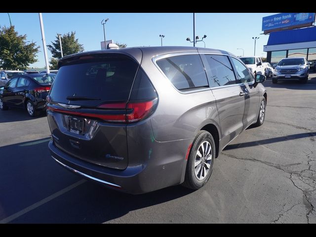 2022 Chrysler Pacifica Hybrid Touring L