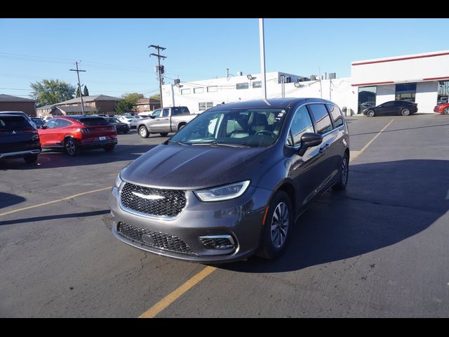 2022 Chrysler Pacifica Hybrid Touring L