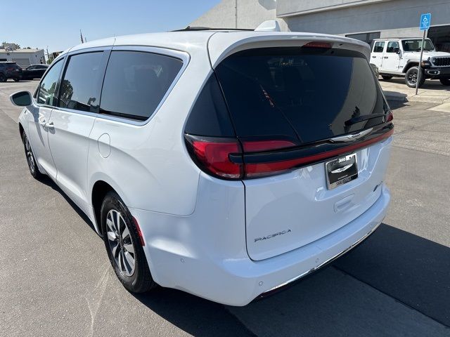 2022 Chrysler Pacifica Hybrid Touring L