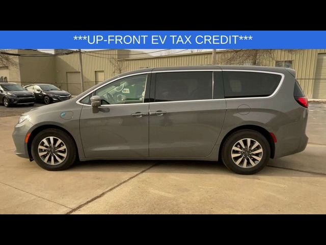 2022 Chrysler Pacifica Hybrid Touring L