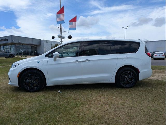 2022 Chrysler Pacifica Hybrid Touring L