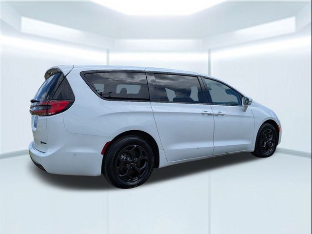 2022 Chrysler Pacifica Hybrid Touring L