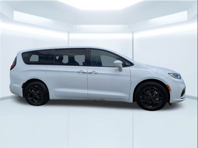 2022 Chrysler Pacifica Hybrid Touring L