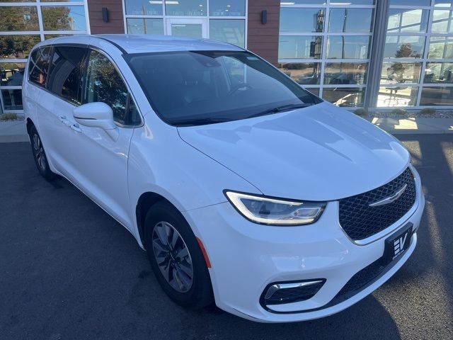 2022 Chrysler Pacifica Hybrid Touring L