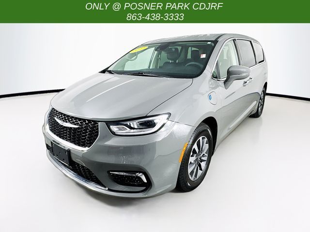 2022 Chrysler Pacifica Hybrid Touring L