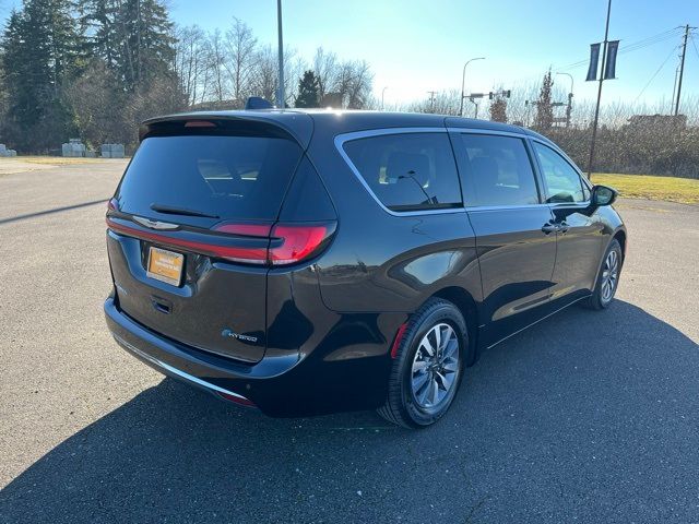 2022 Chrysler Pacifica Hybrid Touring L