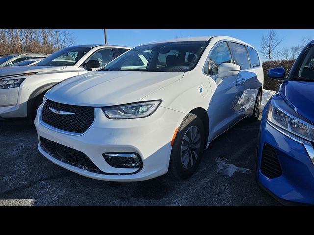 2022 Chrysler Pacifica Hybrid Touring L