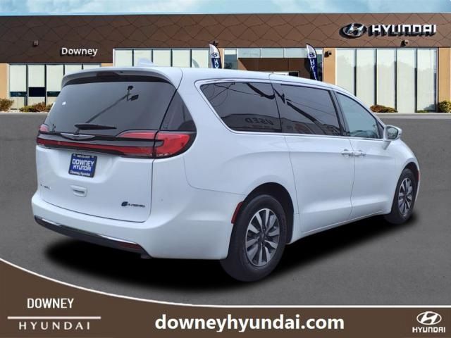 2022 Chrysler Pacifica Hybrid Touring L