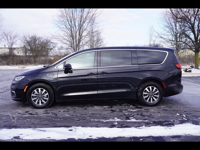 2022 Chrysler Pacifica Hybrid Touring L