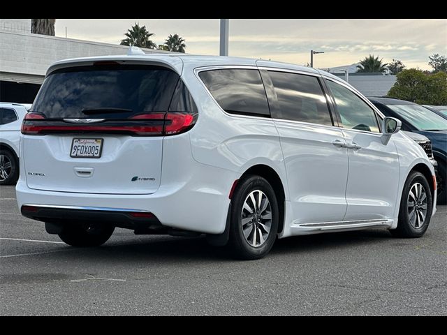 2022 Chrysler Pacifica Hybrid Touring L