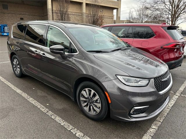 2022 Chrysler Pacifica Hybrid Touring L