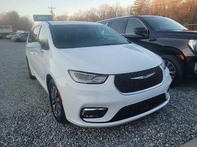 2022 Chrysler Pacifica Hybrid Touring L