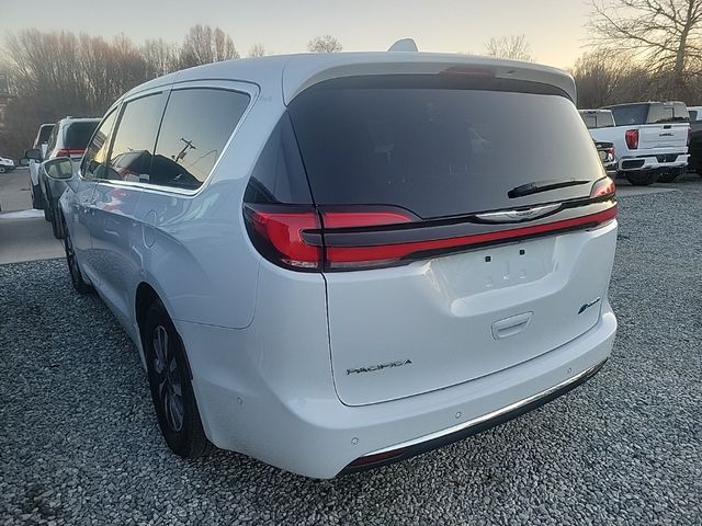 2022 Chrysler Pacifica Hybrid Touring L