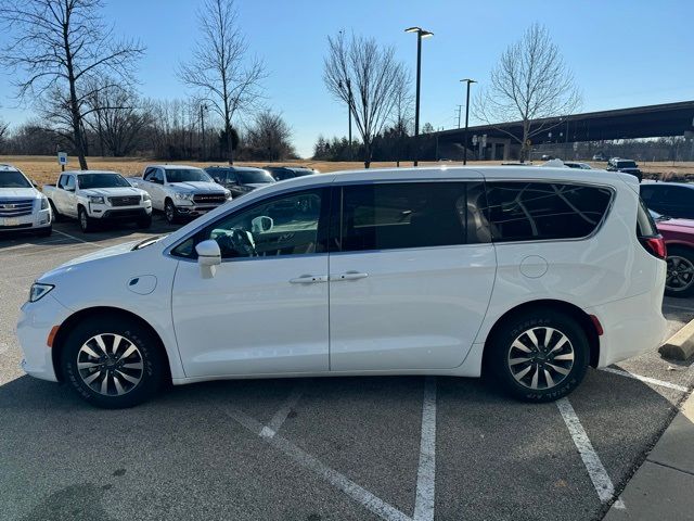 2022 Chrysler Pacifica Hybrid Touring L