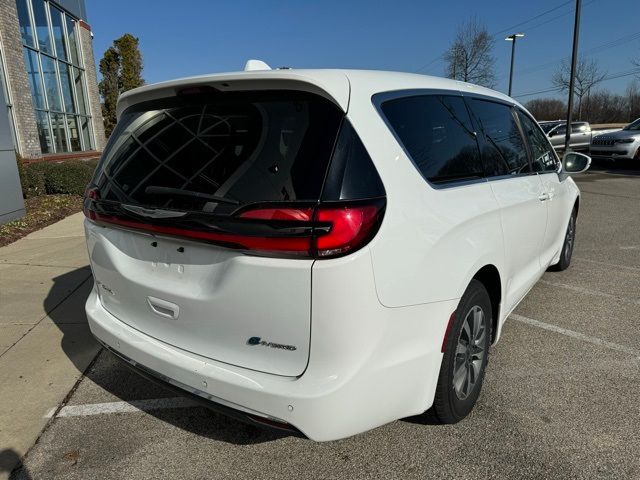 2022 Chrysler Pacifica Hybrid Touring L