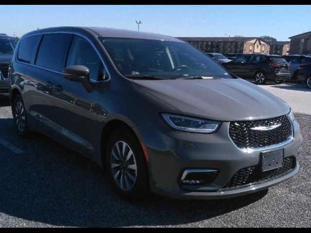 2022 Chrysler Pacifica Hybrid Touring L