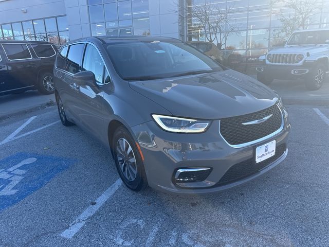 2022 Chrysler Pacifica Hybrid Touring L