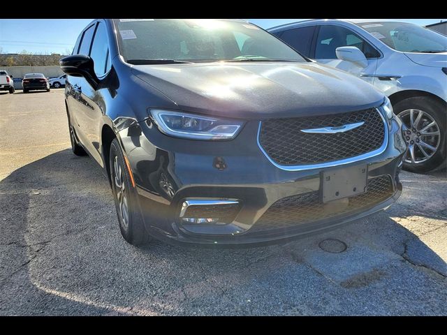 2022 Chrysler Pacifica Hybrid Touring L