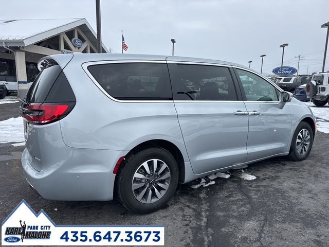 2022 Chrysler Pacifica Hybrid Touring L