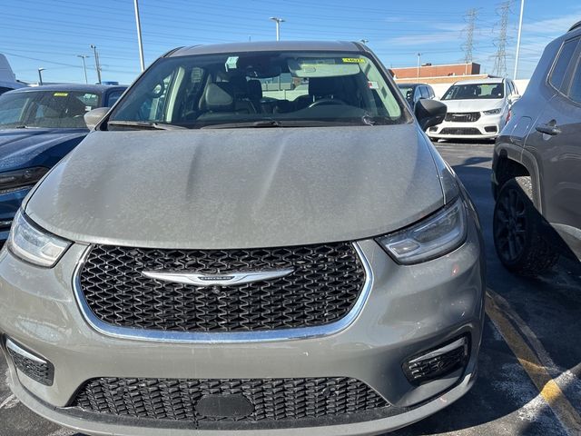 2022 Chrysler Pacifica Hybrid Touring L