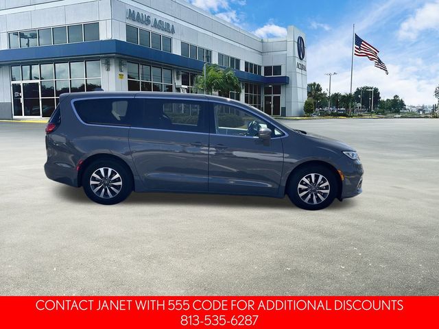 2022 Chrysler Pacifica Hybrid Touring L