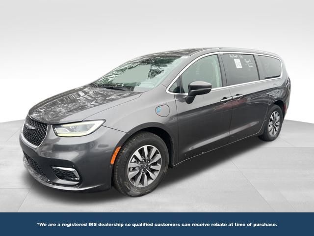 2022 Chrysler Pacifica Hybrid Touring L