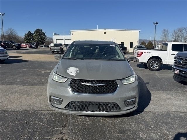 2022 Chrysler Pacifica Hybrid Touring L