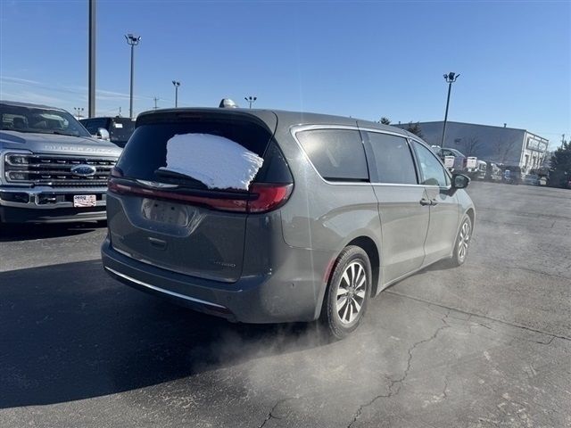 2022 Chrysler Pacifica Hybrid Touring L