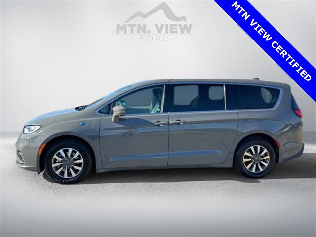 2022 Chrysler Pacifica Hybrid Touring L