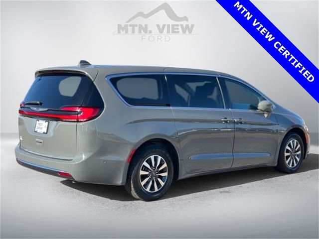 2022 Chrysler Pacifica Hybrid Touring L