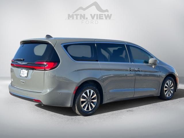 2022 Chrysler Pacifica Hybrid Touring L